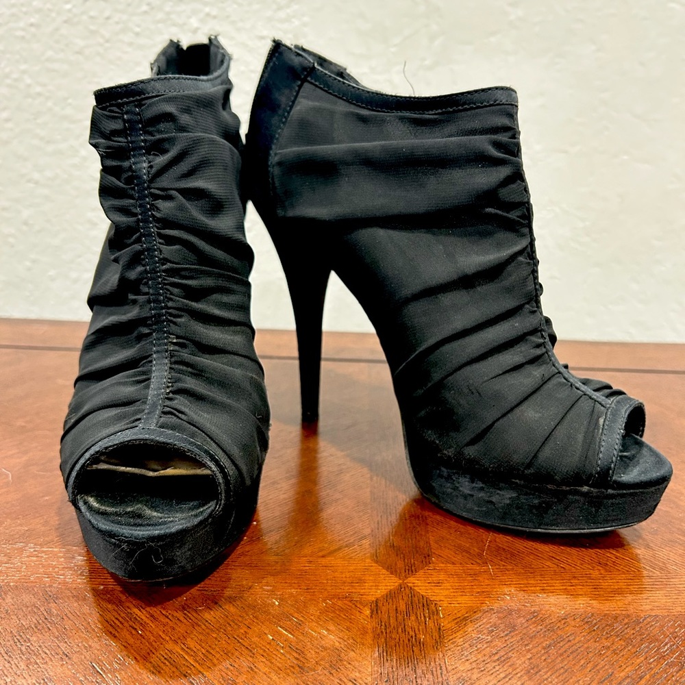 Chinese laundry black ruched stilettos